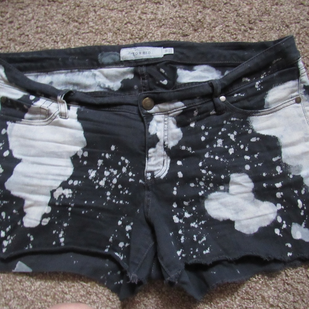 ACID WASHED TORRID DENIM SHORTS